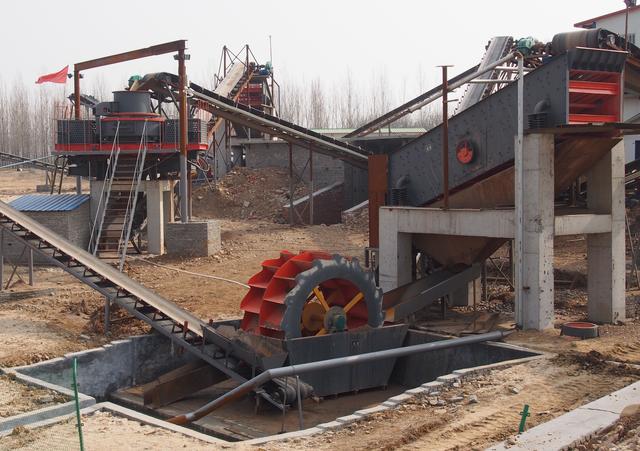 人工砂生產工藝的經濟對比及選擇依據：濕法、干法、半干法制砂